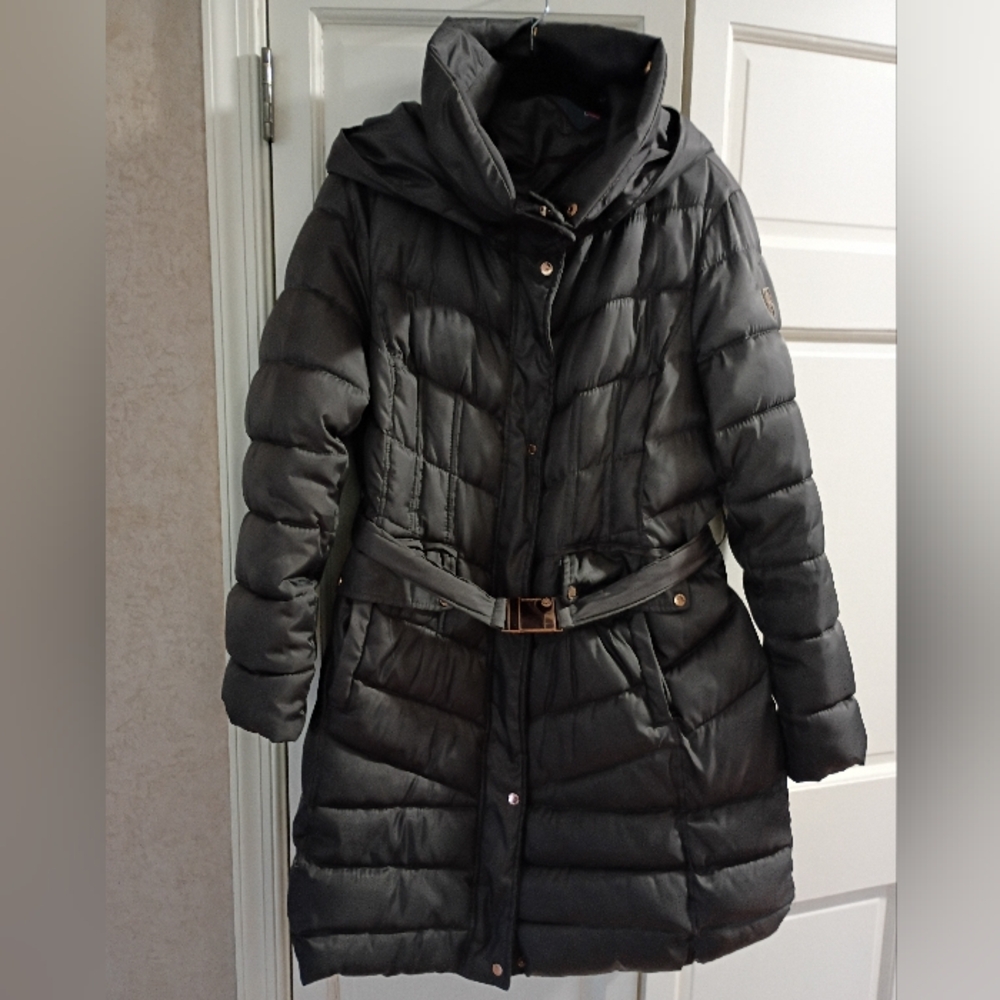 Elegant puffer coat no Size Tag. missing Fur Trim ForHat PitToPit23". Length 38" - Picture 2 of 10